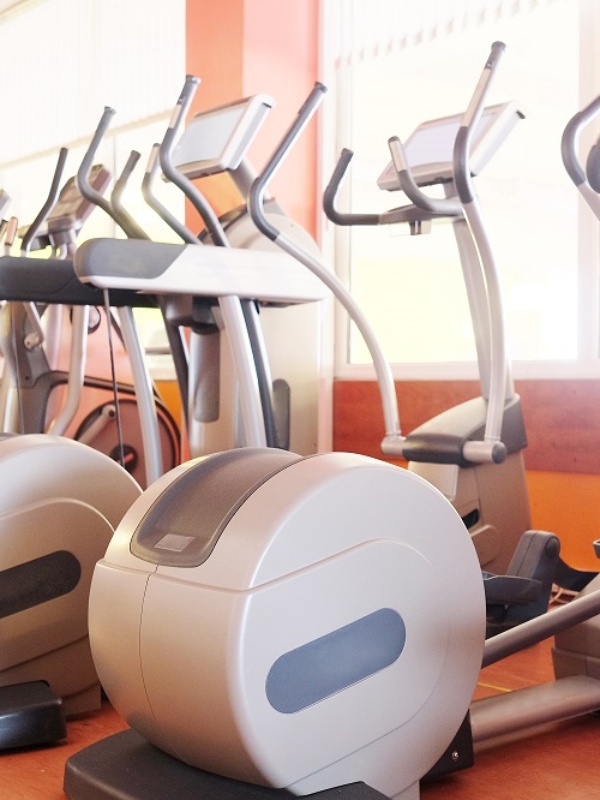 Rowing Machine vs Elliptical: Muscles Used, Calories Burned, and More